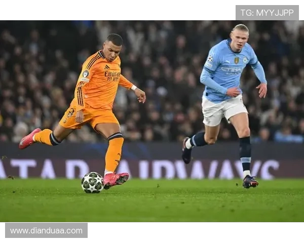 哈兰德与姆巴佩欧冠巅峰对决引发全球足球热潮