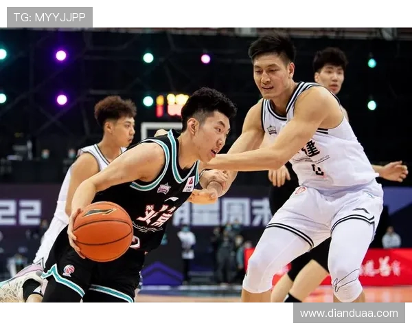 方硕的篮球之路：从青涩少年到CBA明星的奋斗历程与心路历程