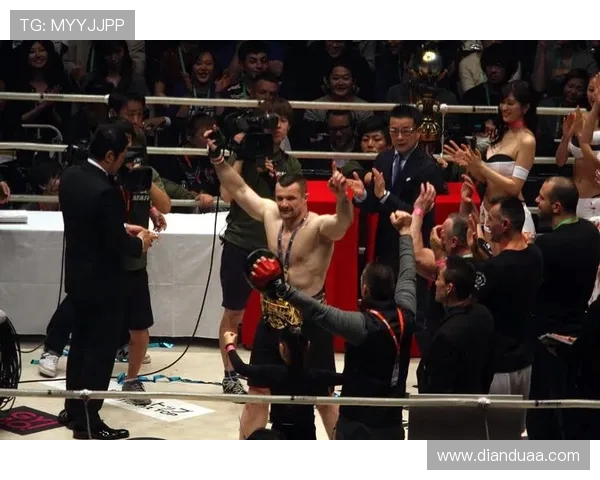 米尔与诺盖拉的巅峰对决谁将成为MMA历史的新传奇 米尔与诺盖拉的巅峰对决谁将成为MMA历史的新传奇