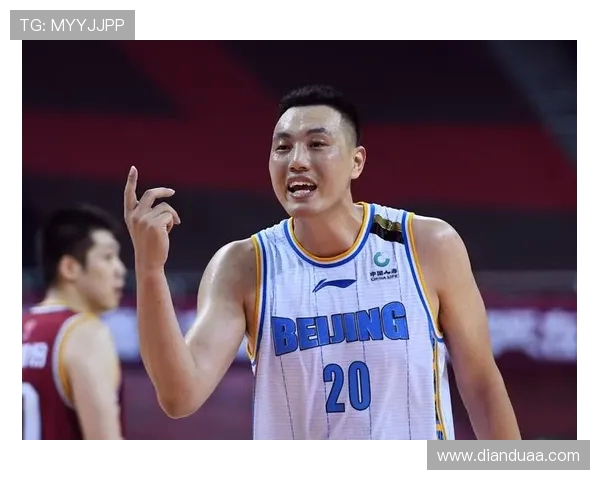 翟晓川的篮球之路:从青涩少年到赛场明星的成长故事 翟晓川的篮球之路:从青涩少年到赛场明星的成长故事