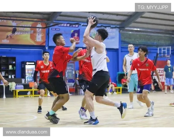 辽宁与吉林友谊赛精彩对决球员们展现出色竞技状态与团队合作精神