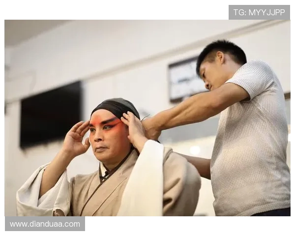 李丽专访:从街头舞者到舞台之星的成长之路与心路历程 李丽专访:从街头舞者到舞台之星的成长之路与心路历程