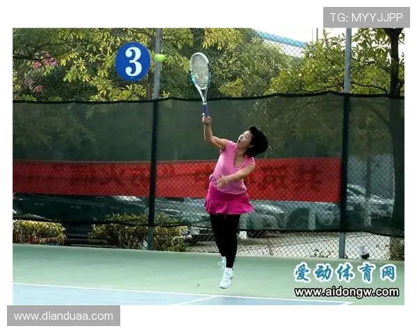 成都网球队防反战术解析与应用探讨